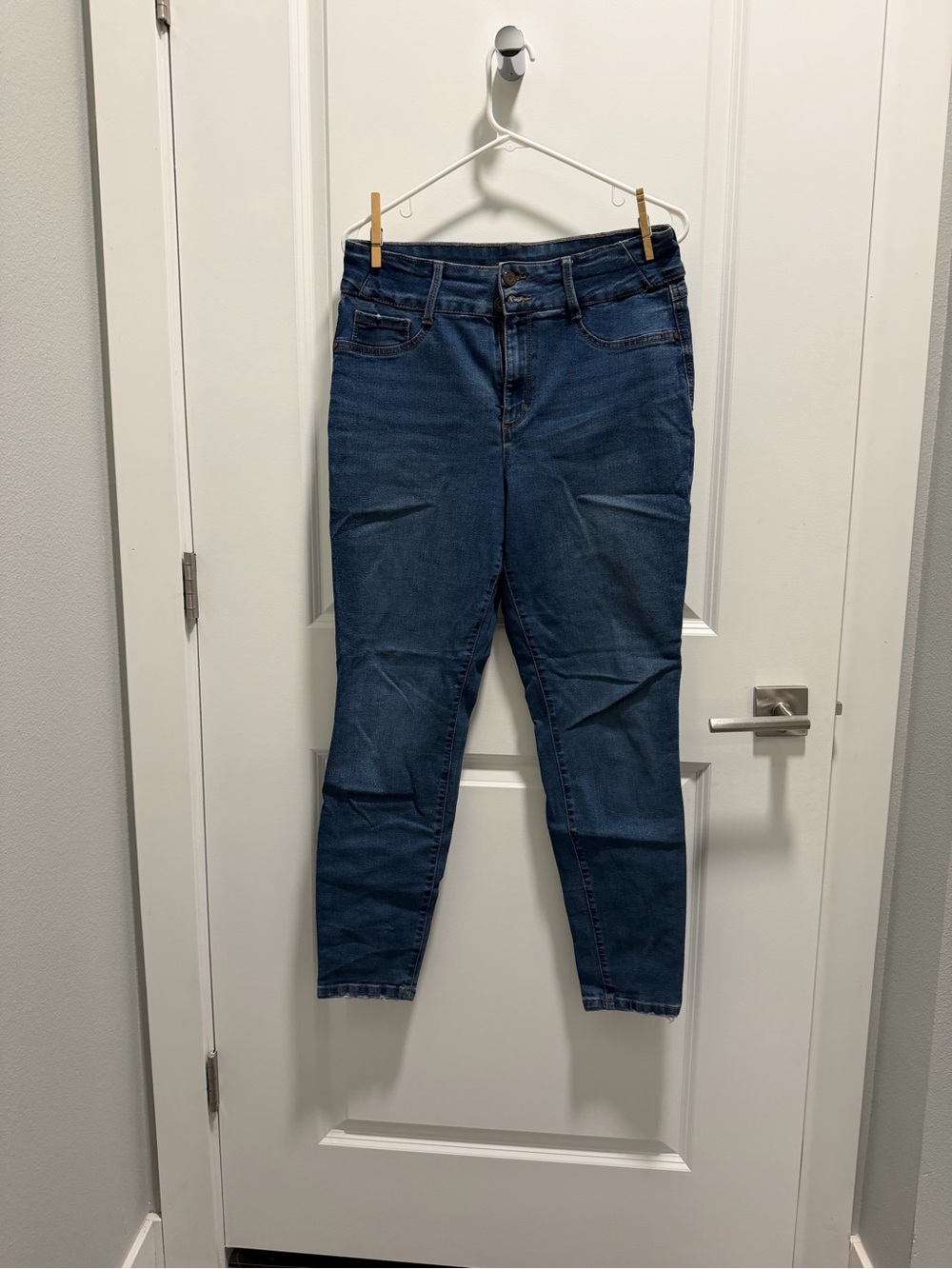Classic High-Rise Blue Women’s Sliing Jeans